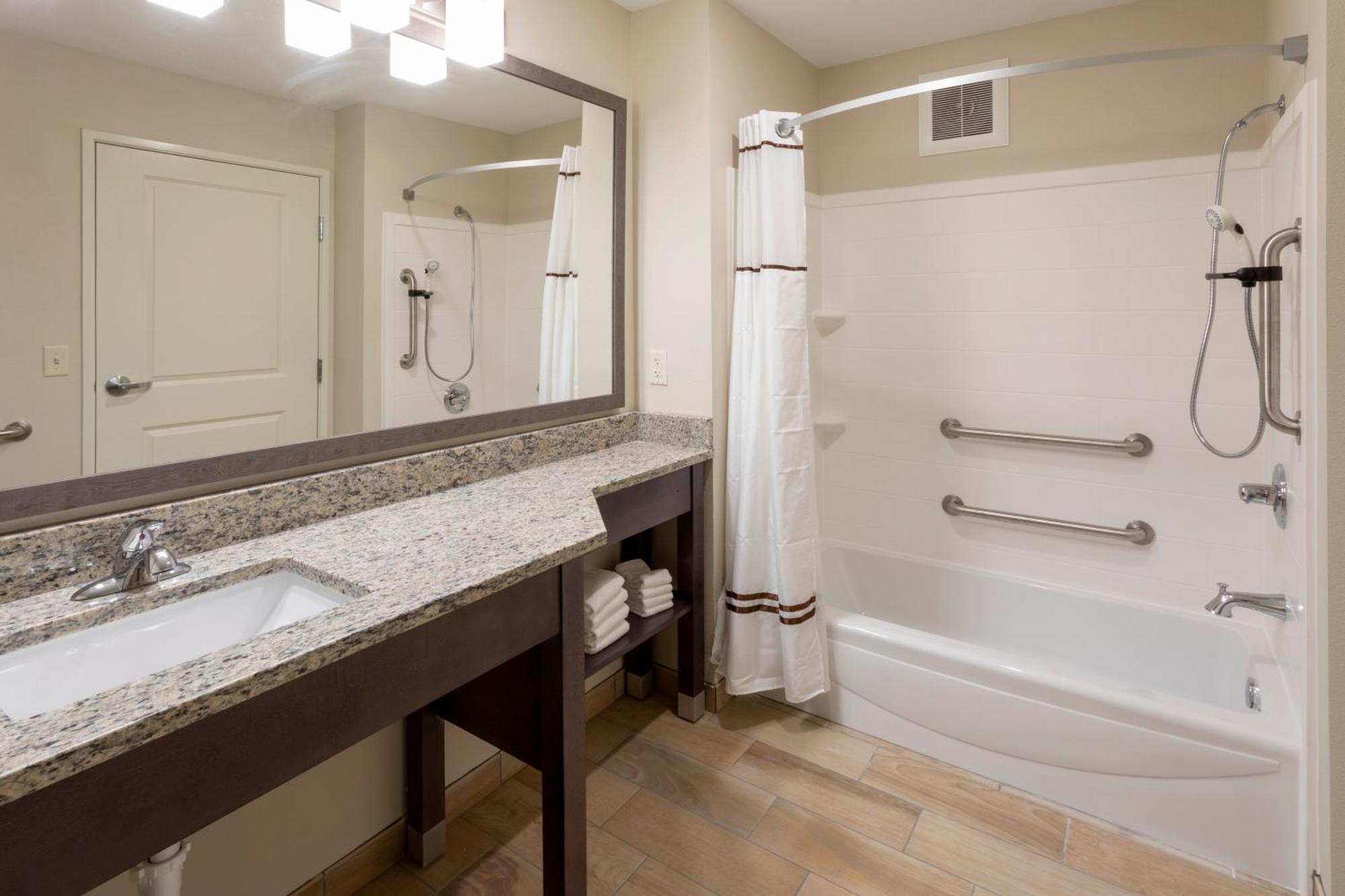 Grandstay Hotel & Suites Rock Valley Quarto foto
